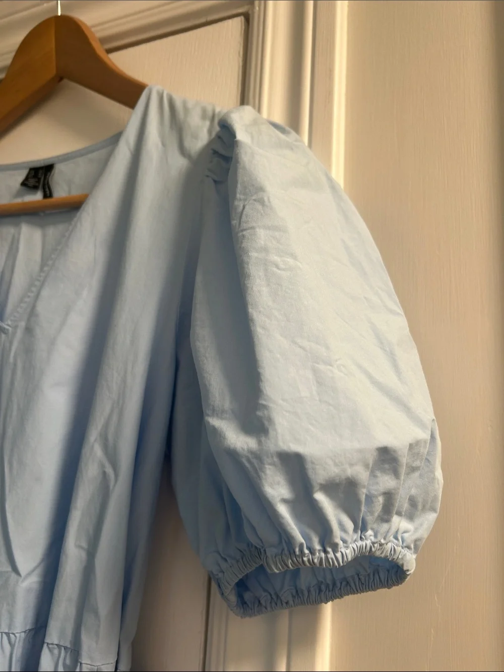 Vero Moda Light Blue Tiered Puff Sleeve Midi Dress with Belt - Picture 3 of 7